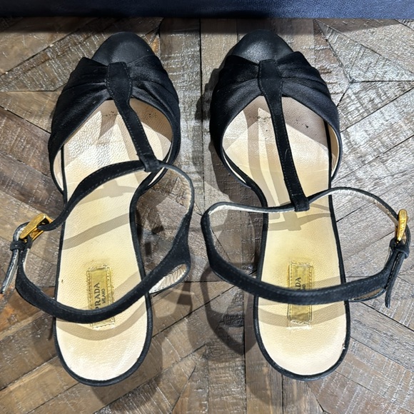 Prada Raso camosc in black US 6 with spare lifts package and original box - Picture 7 of 9